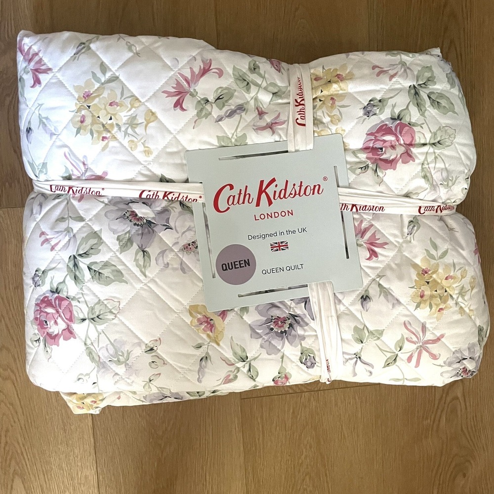 Cath Kidston Pembroke Rose Lavender Floral Queen Size QUILT  |   FABRIC: Cotton